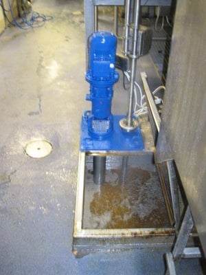 cantilever for beer Estrella Dam (2)